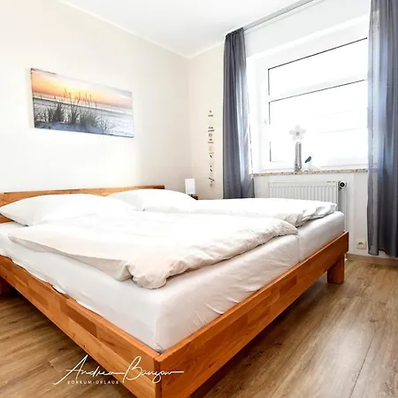 Strandhus-4 *